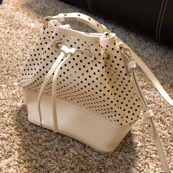 Banana Republic Handbags - White breathable bucket bag < banana republic>